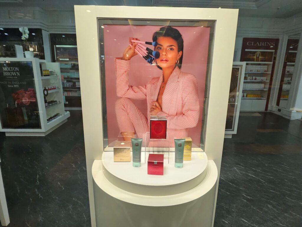 Perfumes de grife à venda no Queen Victoria