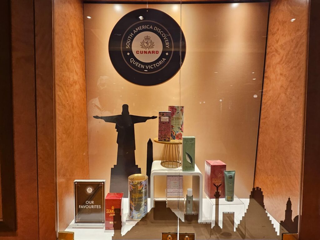 A bordo do Queen Victoria é possível comprar cosméticos de marcas renomadas