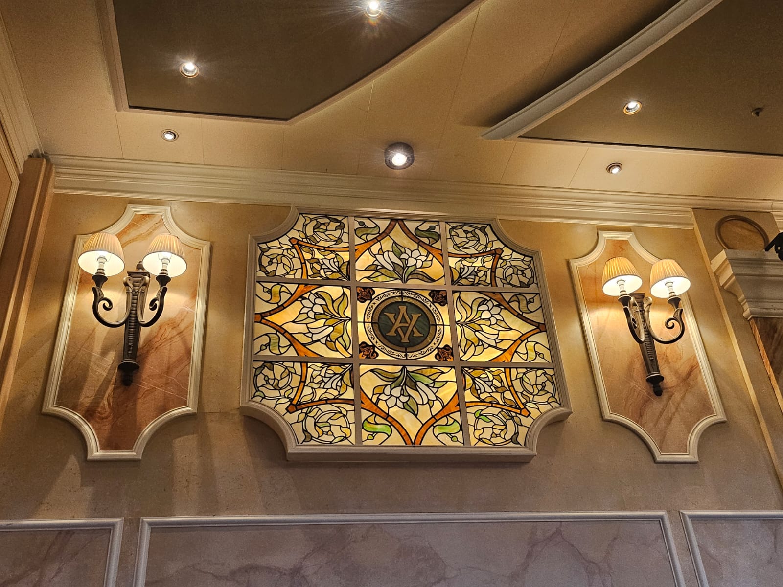 O Queen Victoria é um dos navios mais icônicos da frota da Cunard Line O Queen Victoria é um dos navios mais icônicos da frota da Cunard Line