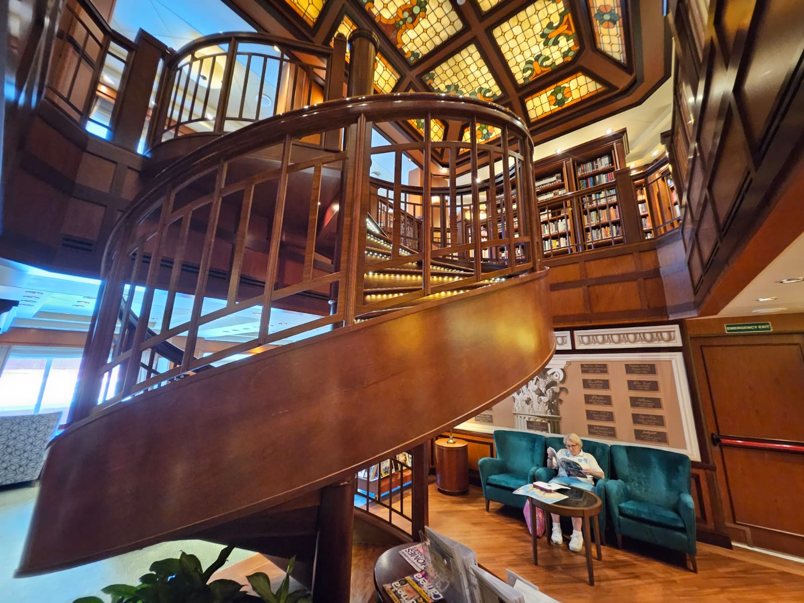 Inspirado pelo estilo art-déco, o interior do Queen Victoria é uma viagem ao passado Inspirado pelo estilo art-déco, o interior do Queen Victoria é uma viagem ao passado