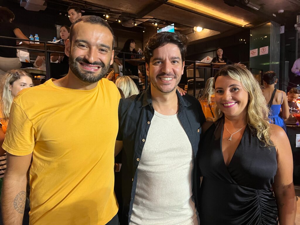 Juliana Carbonelli, da HotelDo, Leonardo Landim, da Agência Como Léo Viaja, e Artur Costa, da Agência Trip By Trip
