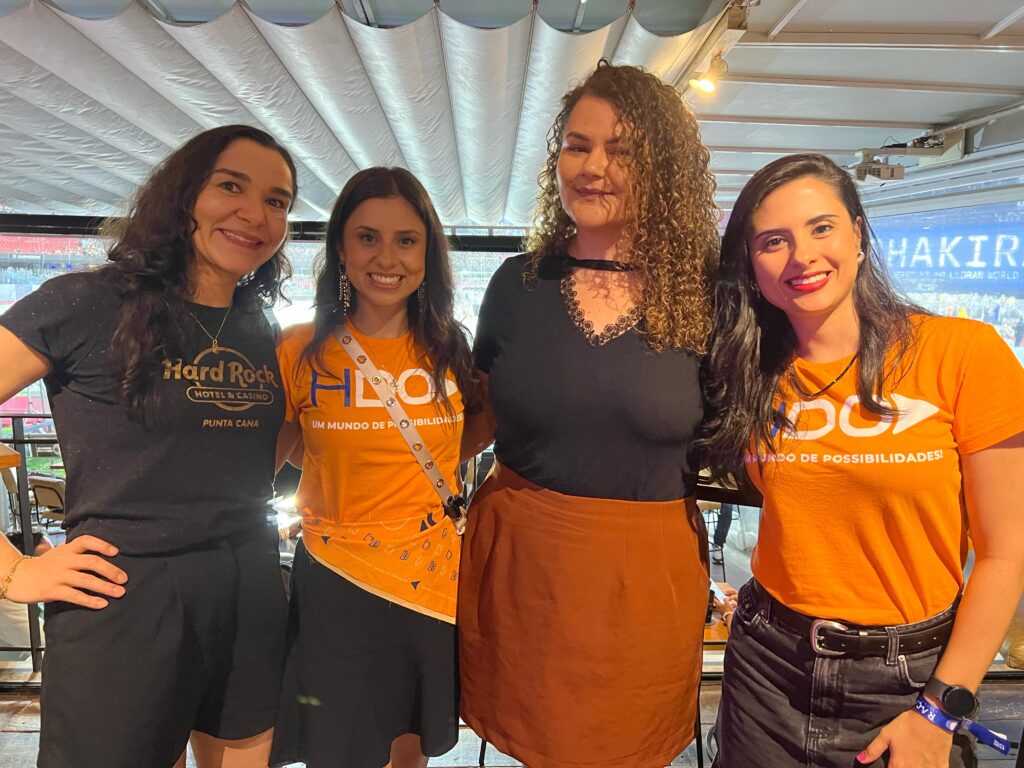 Glaucia Barbosa, da Hard Rock Hotels All Inclusive, Aline Sobrero, da HotelDo, Karina Mendes, da Smiles Viagens, e Thays Livon, da HotelDo 