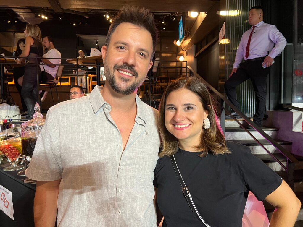 Juliana Bordim e Leonardo Fortes, da Sea World