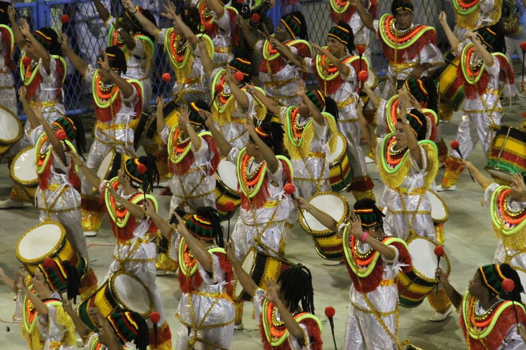 Turismo deve movimentar mais de R$ 12 bi com Carnaval, aponta CNC 1 rio carnival 1084654 1280 Turismo deve movimentar mais de R$ 12 bi com Carnaval, aponta CNC