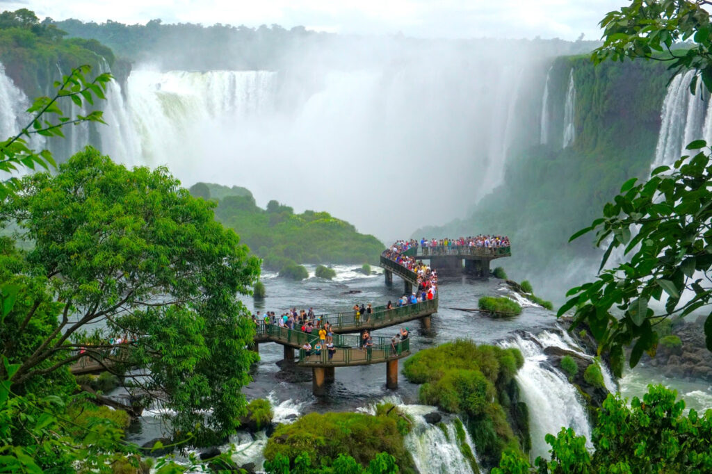 Feriado de abril leva turismo de Foz do Iguaçu a recorde histórico