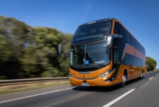 Ônibus são o meio de transporte escolhido por 29% das pessoas para viajar durante o verão