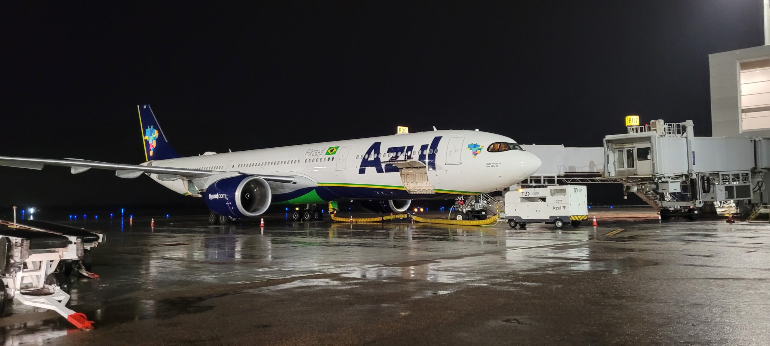 Aeroporto de Viracopos investe na substituição de refletores por tecnologia LED 1 20230914 183908 scaled Aeroporto de Viracopos investe na substituição de refletores por tecnologia LED