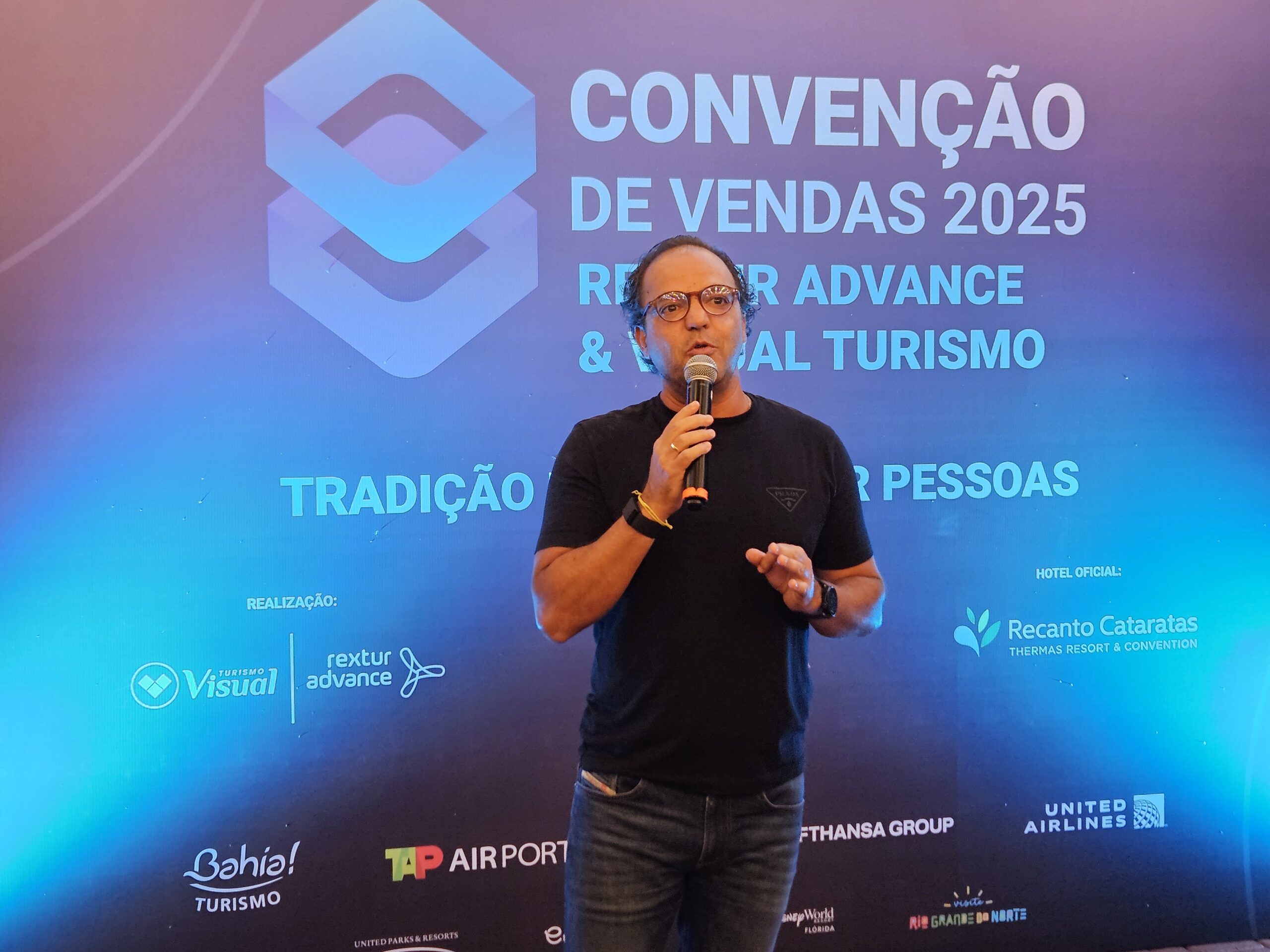 Fabio Godinho, CEO da CVC Corp, fala sobre parceria inédita da Rextur Advance e Visual Turismo na Convenção de Vendas 2025