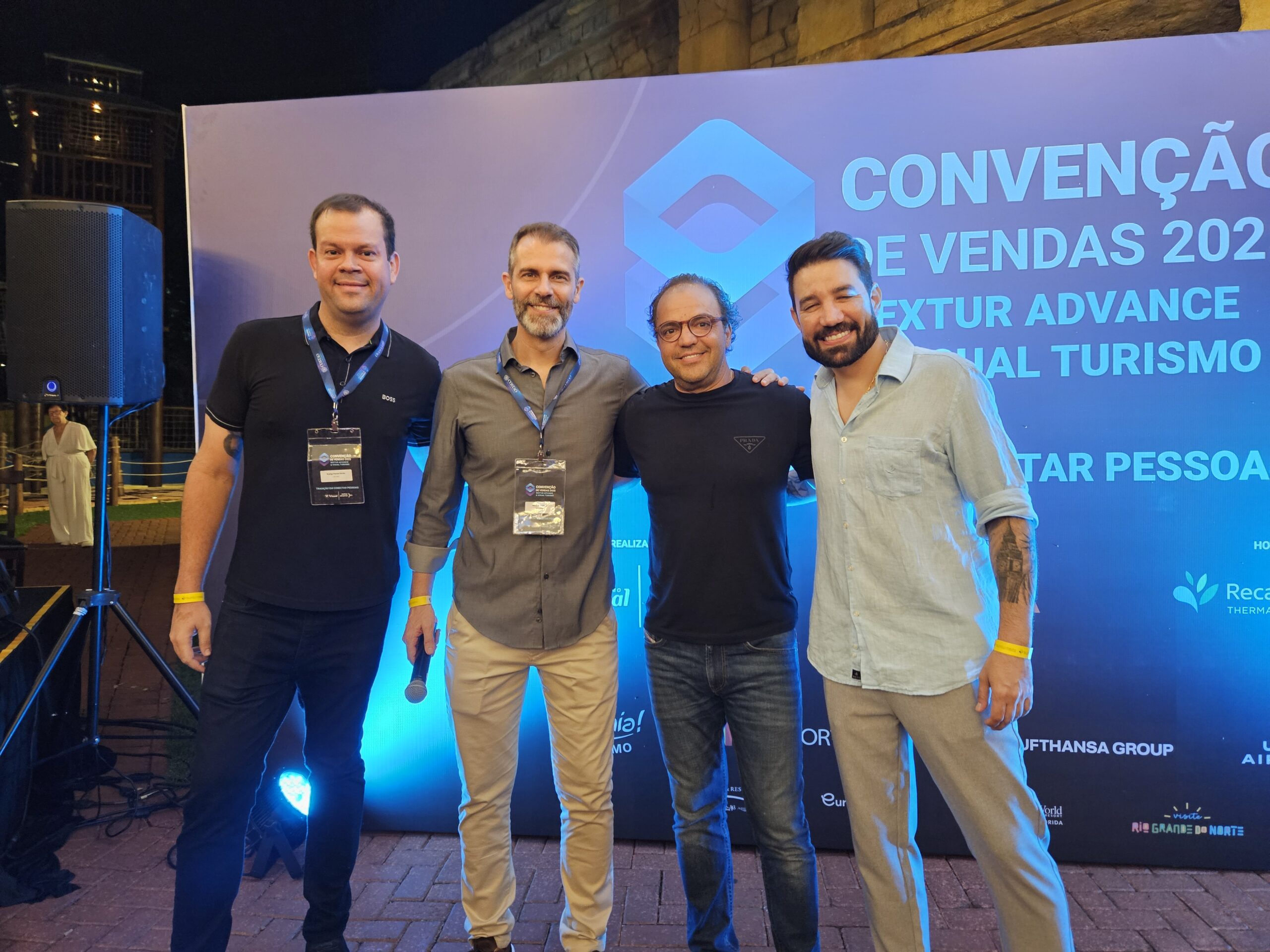 Rodrigo Galvão, diretor de produtos nacionais da CVC Corp, Marvio Mansur, Diretor da RexturAdvance, Fabio Godinho, CEO da CVC Corp, e Hugo Lagares, Diretor da Visual Turismo