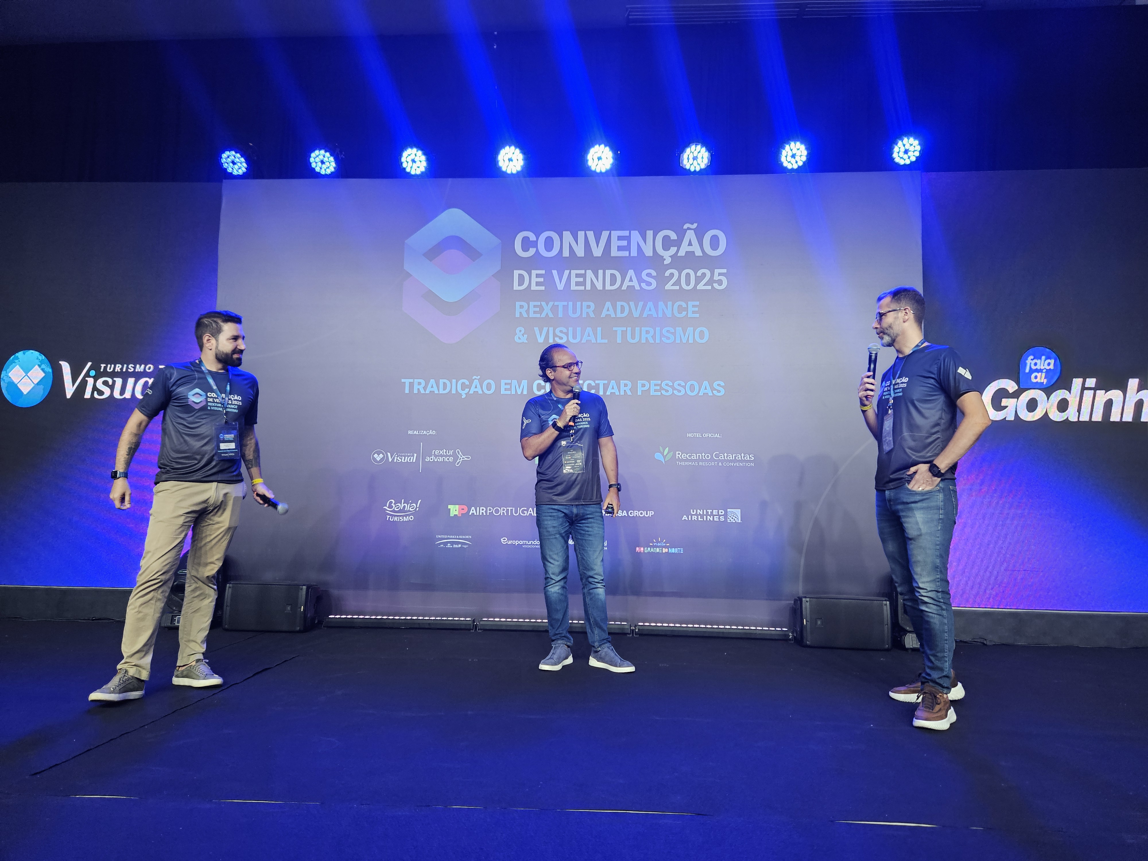 Marvio Mansur, da RexturAdvance, Fabio Godinho, da CVC Corp, e Hugo Lagares, da Visual Turismo