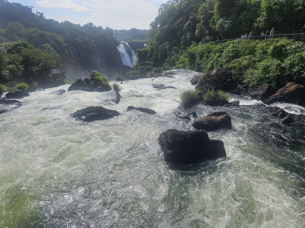 20250318 153845 1 Cataratas marcam fim de city tour por Foz do Iguaçu; veja fotos de uma das 7 Maravilhas Mundiais da Natureza