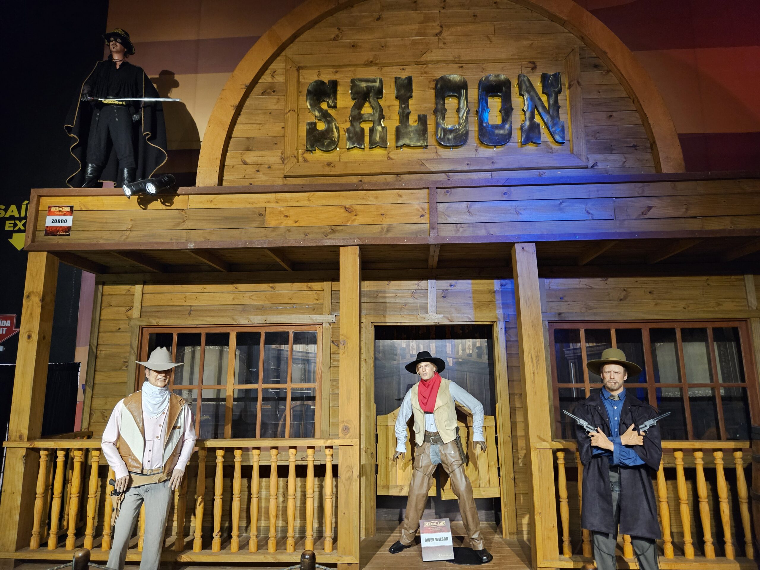 Zorro, John Wayne, Owen Wilson e Clint Eastwood Zorro, John Wayne, Owen Wilson e Clint Eastwood