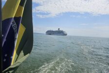 Atrações em Balneário Camboriú encerram mais um dia de programação da Costa Cruzeiros; confira fotos