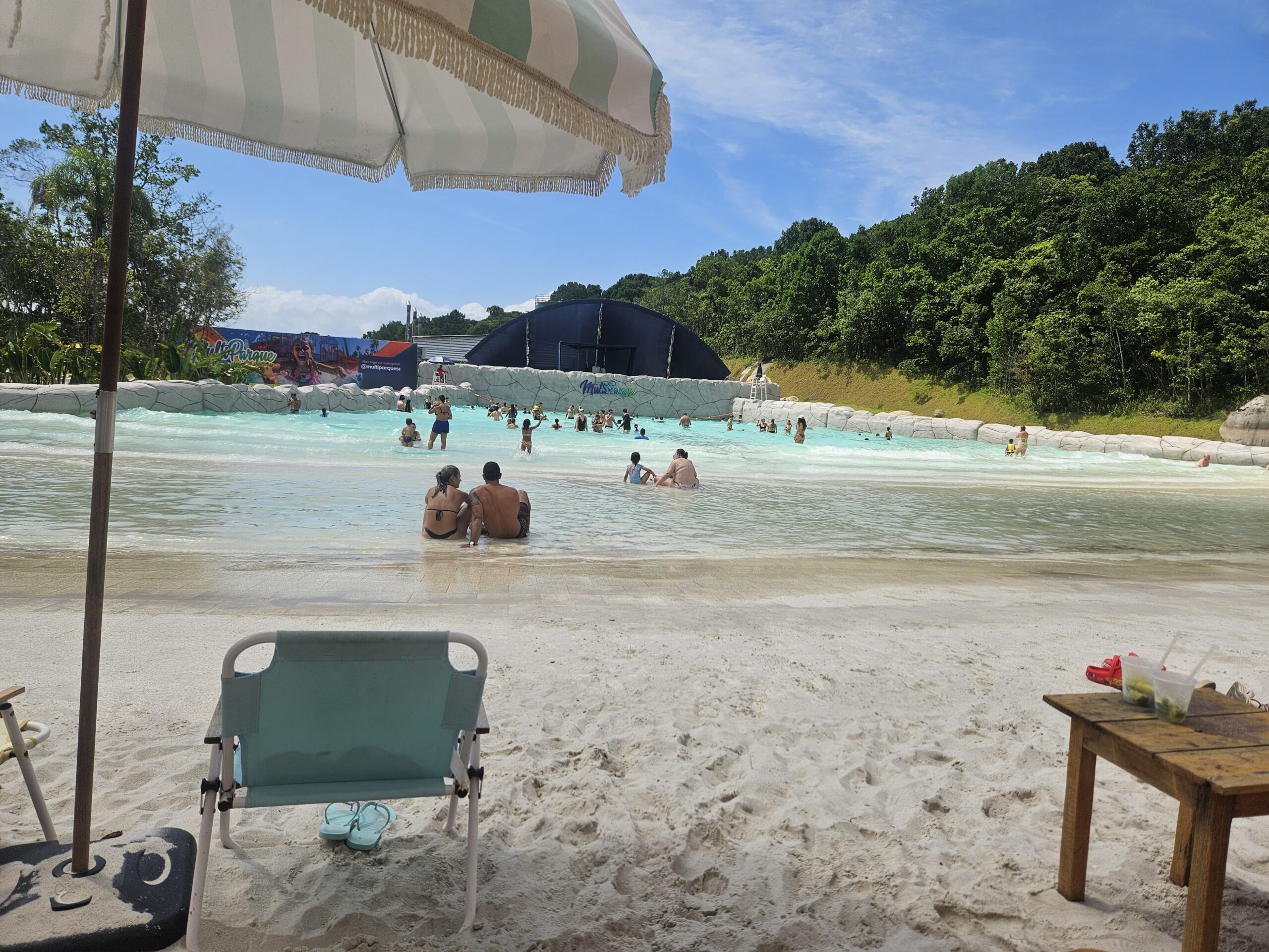 Piscina de ondas aquecida