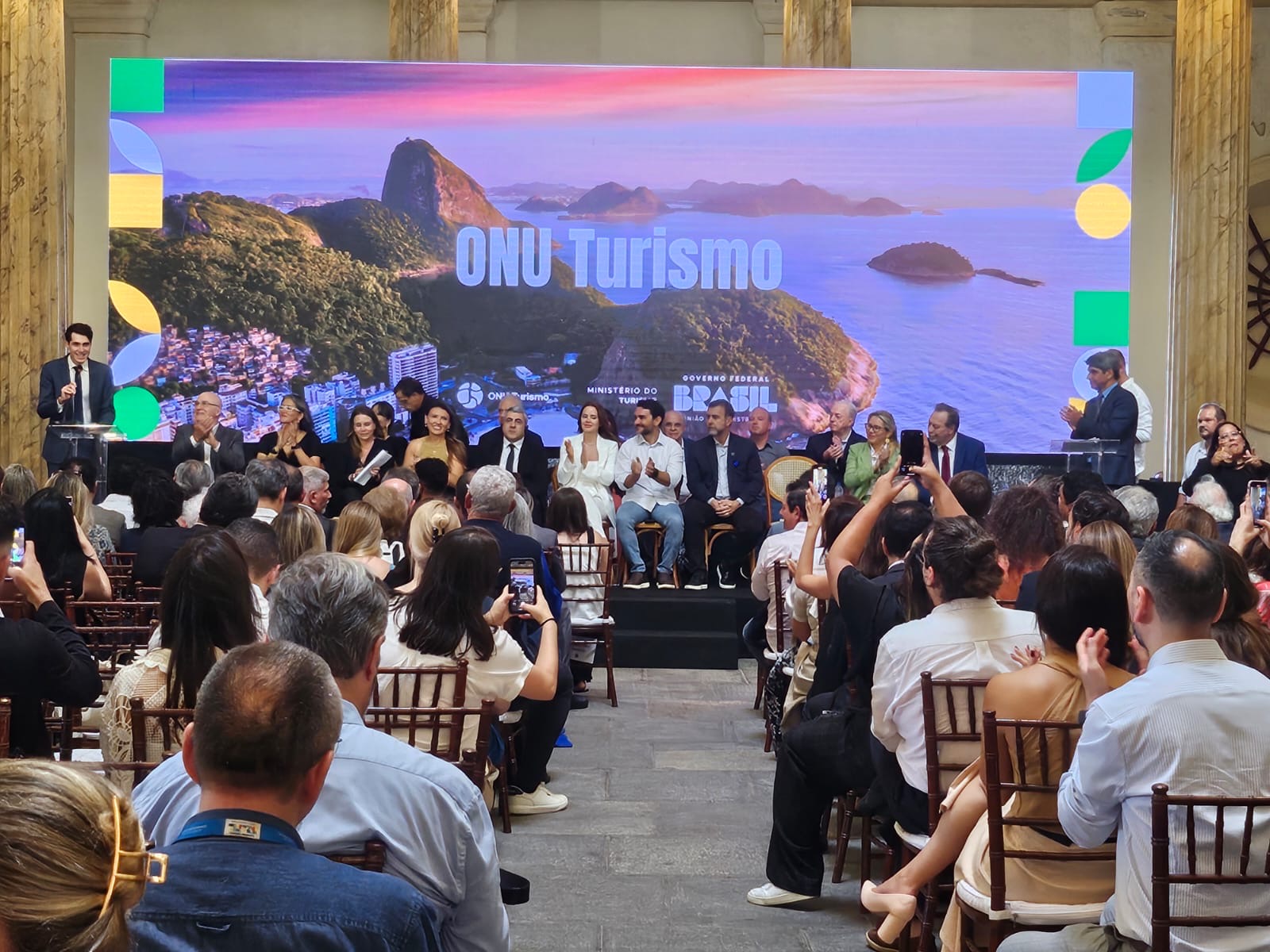 A cerimônia de abertura marca um novo capítulo para o país, com grande potencial para alavancar o turismo