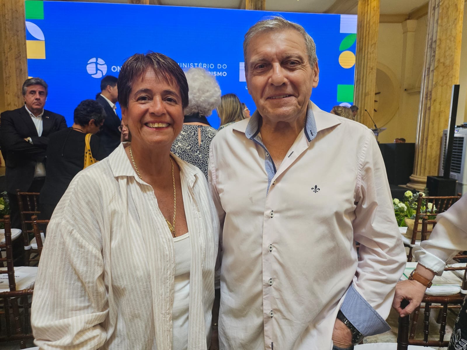 Cristina Fritsch, da Abav-RJ, com Salvador Saladino, da Bito