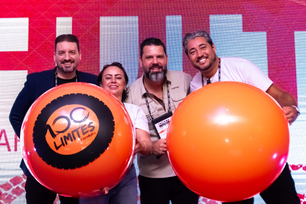 A 100 Limites Experiência promoveu I sorteio de viagens para agentes participantes da convenção