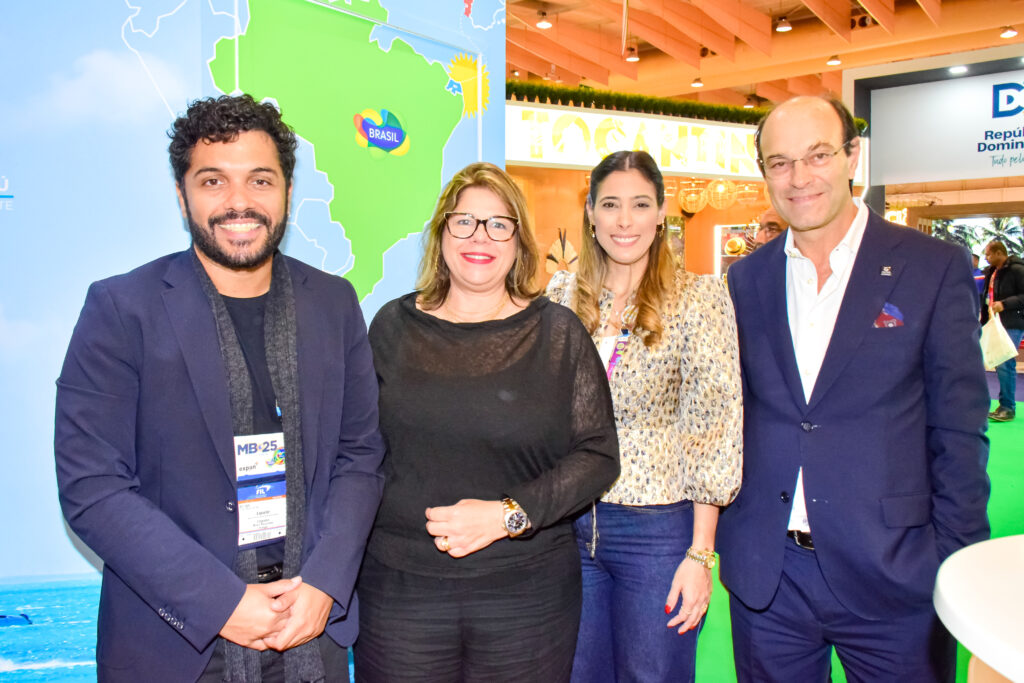 Adriana Borges  e Pedro ribeiro, do Vila Galé, com Raoni Fernandes, da Emprotur, e Marina Marinho, do Rio Grande do Norte