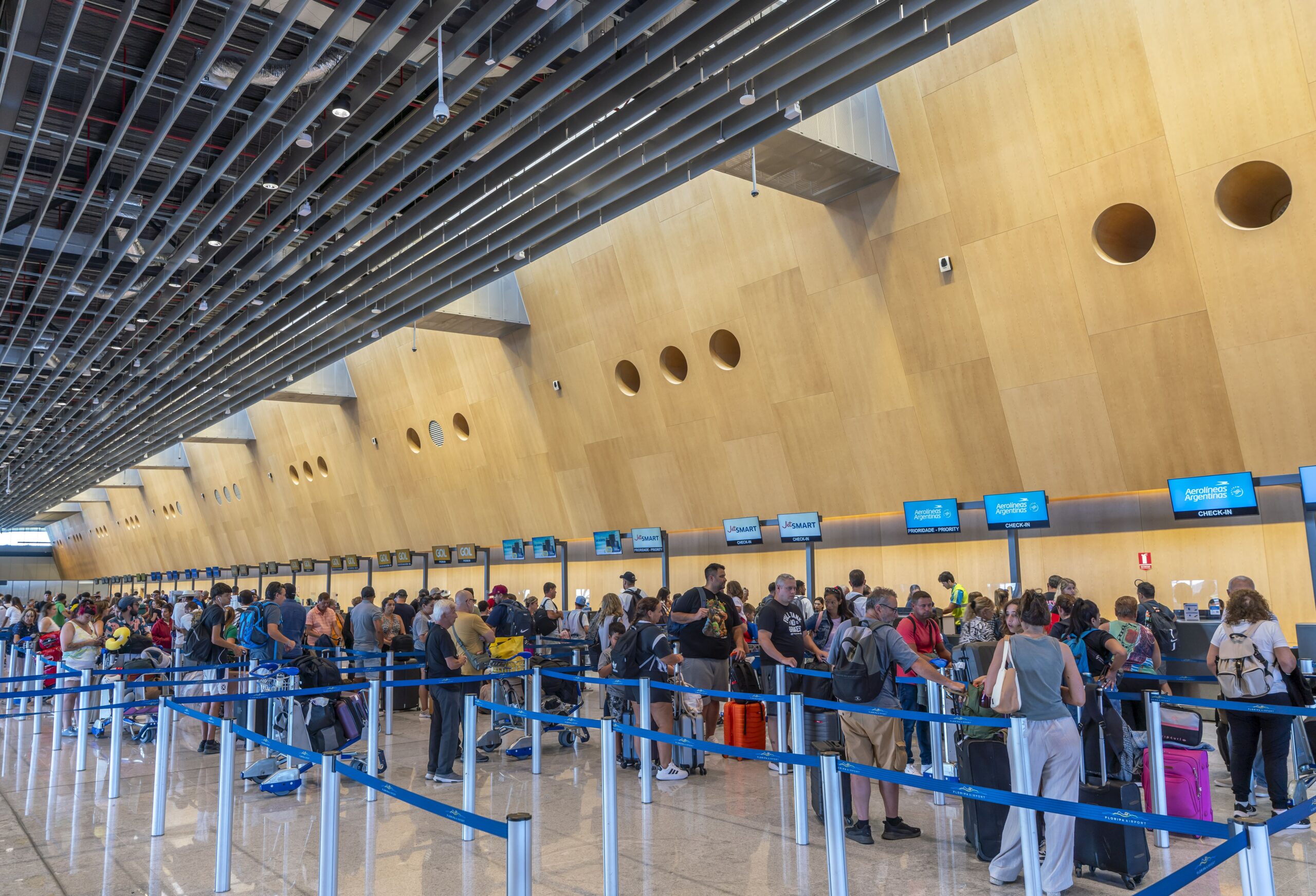 Aeroporto de Florianópolis tem o verão mais movimentado da história e se consolida como hub internacional 1 Aeroporto Internacional de Florianopolis Foto Ricardo Wolffenbuttel 1 scaled Aeroporto de Florianópolis tem o verão mais movimentado da história e se consolida como hub internacional