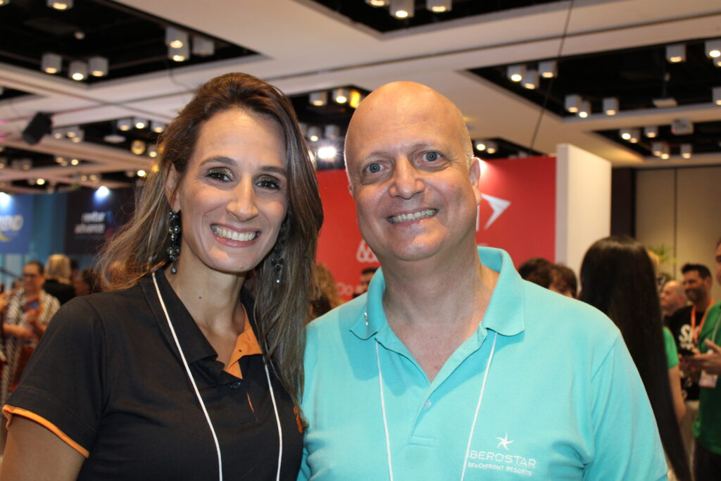 Alexandra Macagnan, da BestBoy Travel, e Dorival Ubertini, da Iberostar