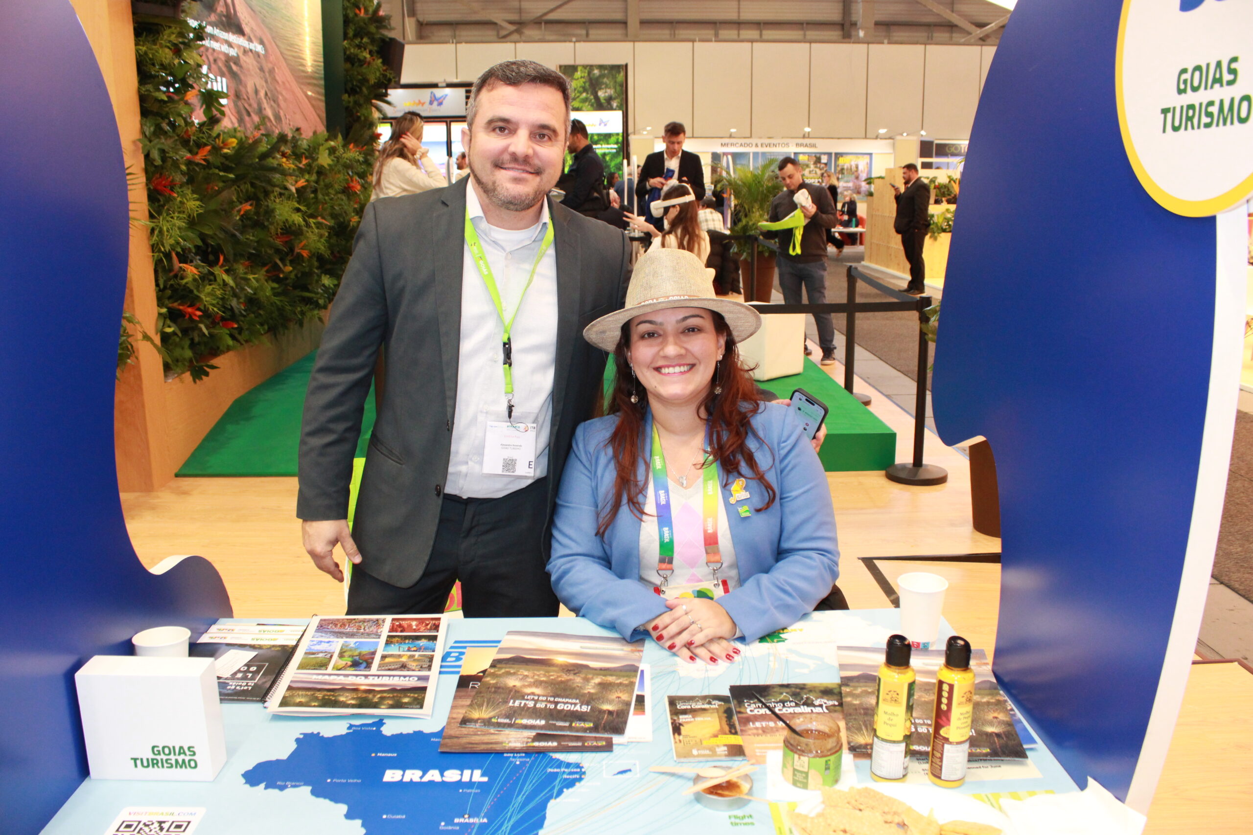 Alexandre Resende e Alexandrina Alves, da Goias Turismo Alexandre Resende e Alexandrina Alves, da Goias Turismo