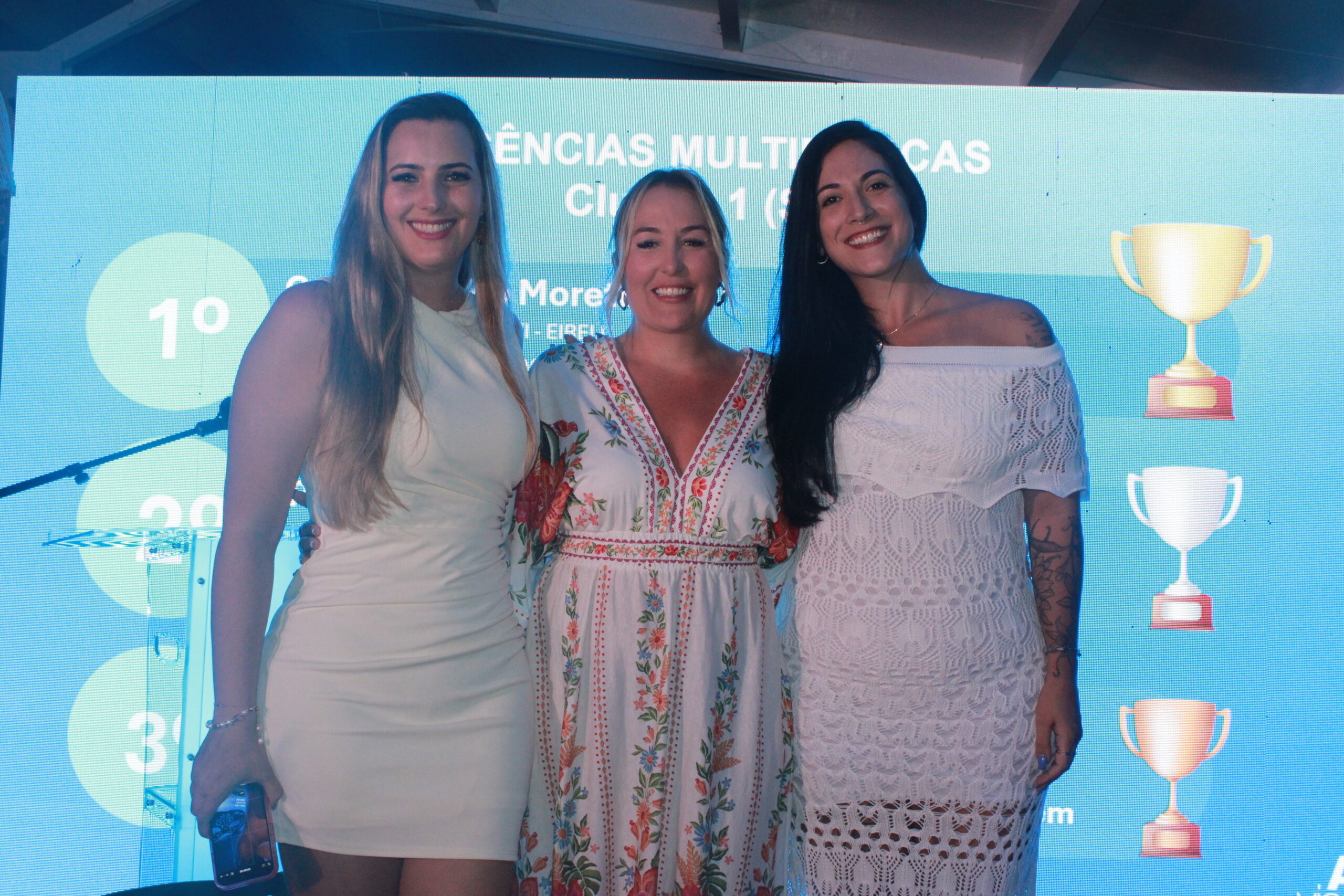 Caroline Moretti, da Caroline Julio Moretti, Pamela Melchert Peters, da Mulher Turismo e Mayara da Silva, da Blue