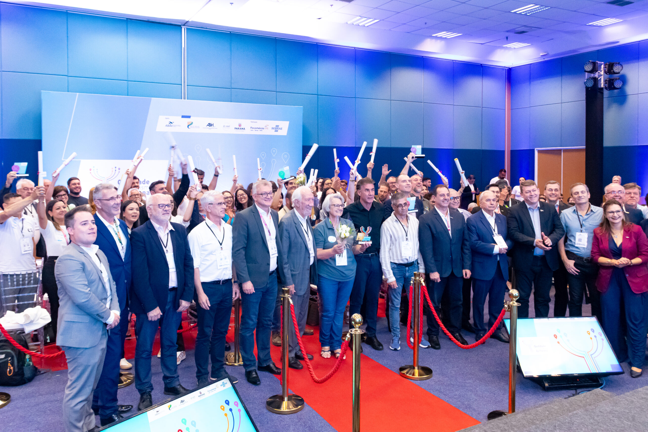 Celebração na entrega do Selo de Turismo do Paraná