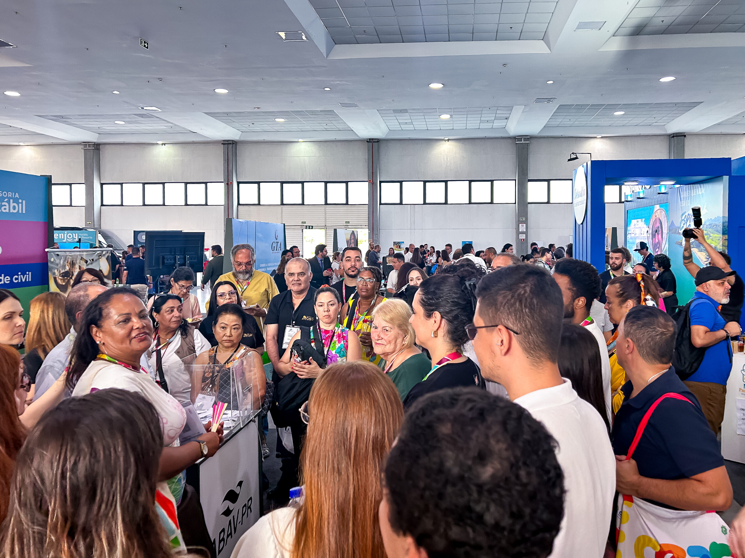 Corredores cheios na Expo Turismo Paraná