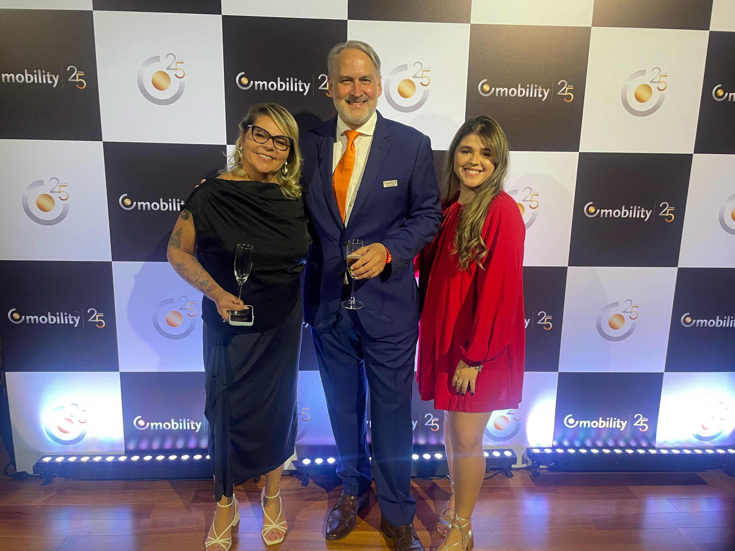 Cris e Giulia Palumbo, da Hatsur, com Oskar Kedor, da Mobility