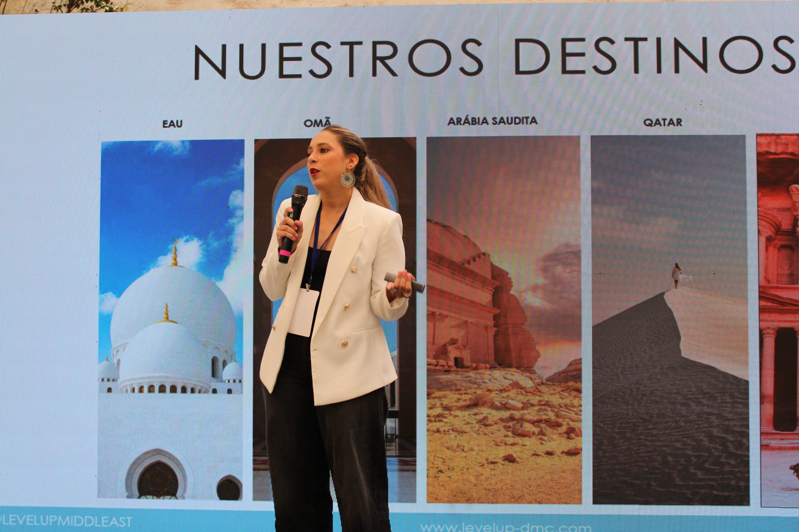 Daniela Belizan, da Travel & Lifestyle, que representa Dubai Daniela Belizan, da Travel & Lifestyle, que representa Dubai