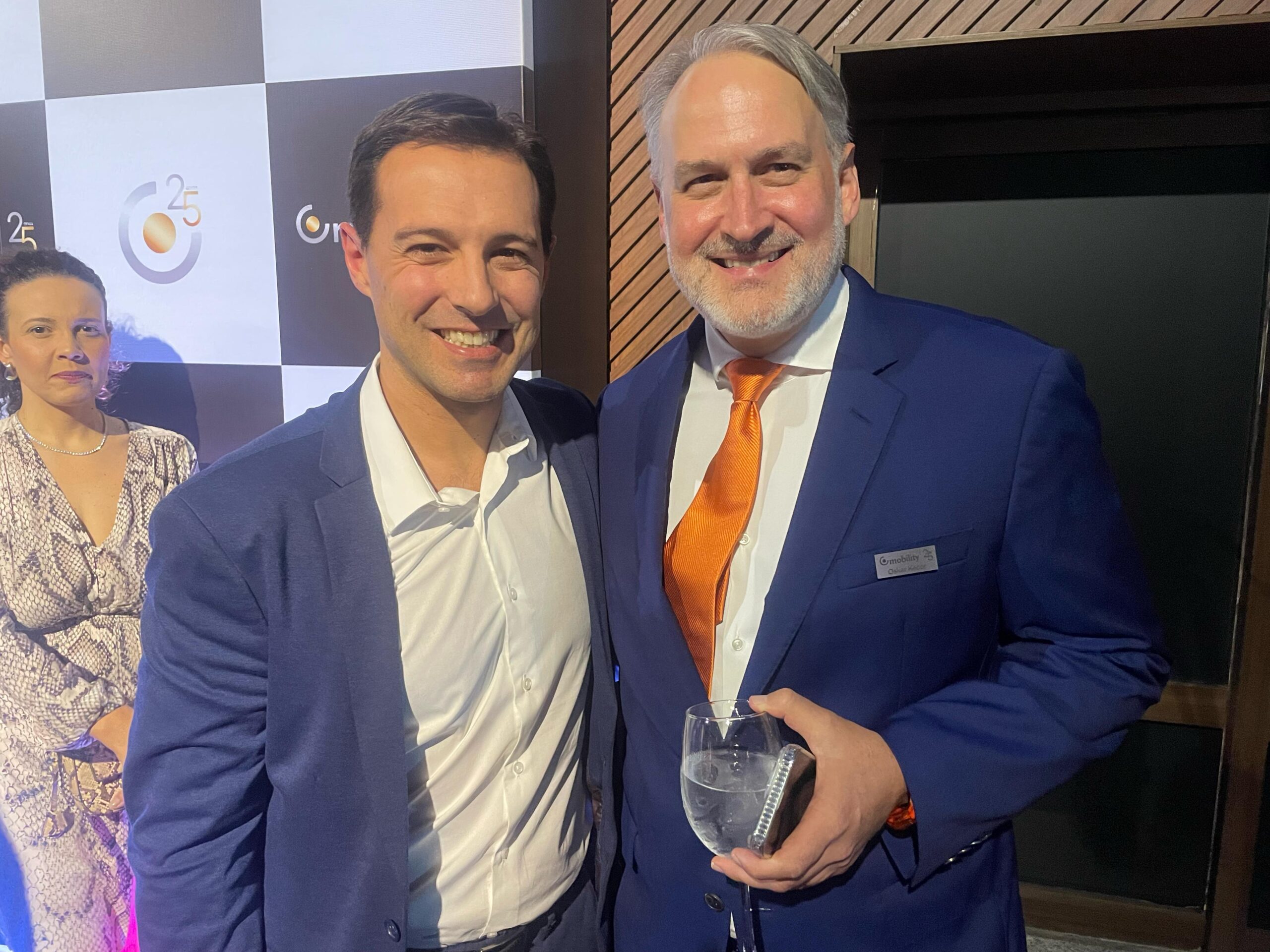 Eduardo Zorzanello, do Festuris com Oskar Kedor, da Mobility