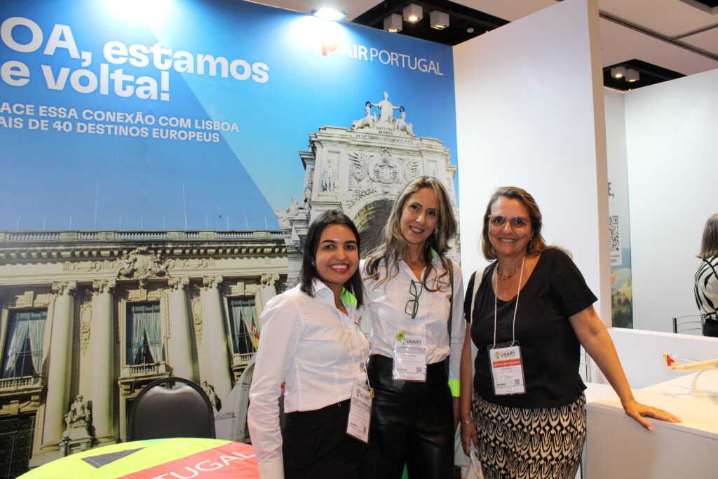 Elaine Viana, Rosana Caporal, da Tap Air Portugal, e Heloisa Dias, da Voo Solo Viagens