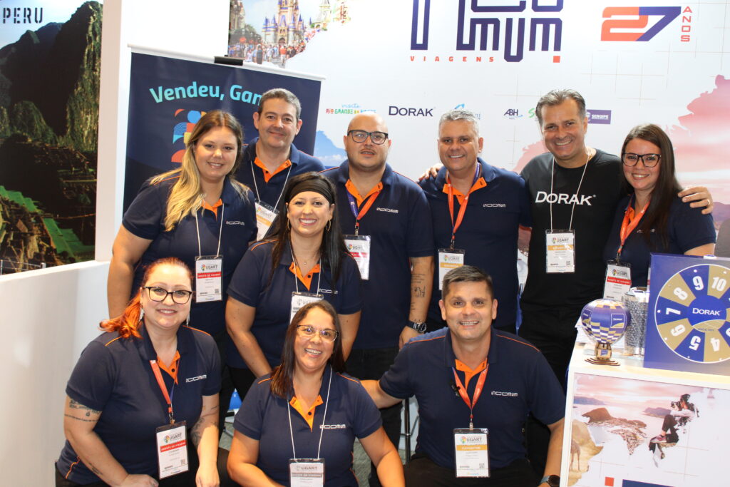 Fernando Gaona e o time da Incomum Viagens