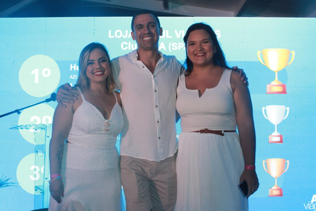 Heloisa Silva Vieira, da CTG Turismo, Cleuson Donizetti, da Blue Lojas de Viagens, e Gabriela Marchiori, da TF