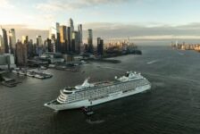 Crystal Cruises celebra 35 anos com saídas especiais e presença de convidados icônicos