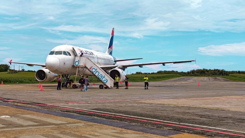 Sem Voepass, Governo de Pernambuco garante retorno de aviões turbojato ao aeroporto de Noronha