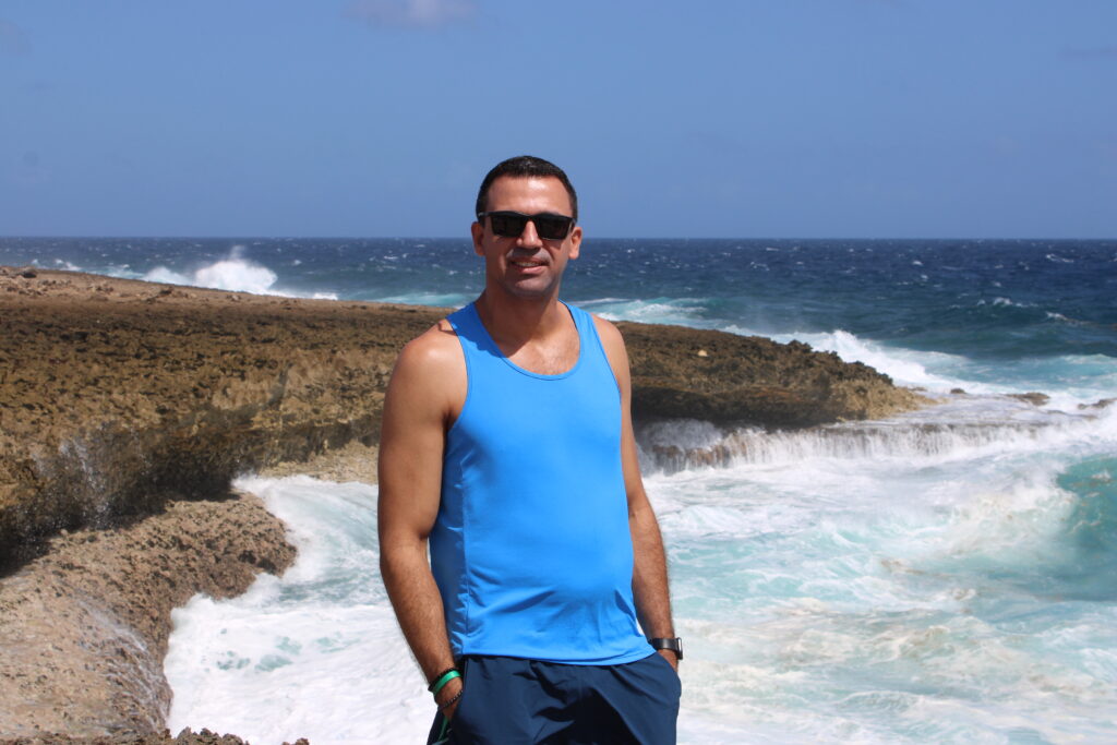 Cleuson Donizetti Pereira, da Blue Lojas de Viagens e Turismo Ltda (Loja Azul Viagens Shopping Pq. das Bandeiras)