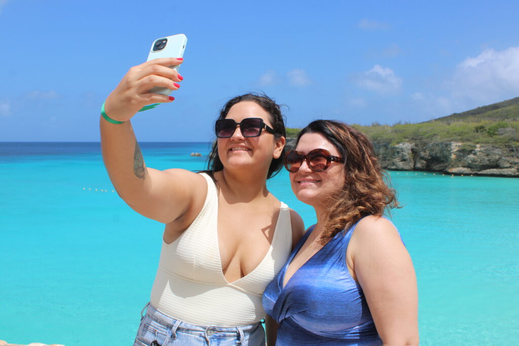 Gabriela Marchiori e Elaine da loja Azul Viagens Rio Preto