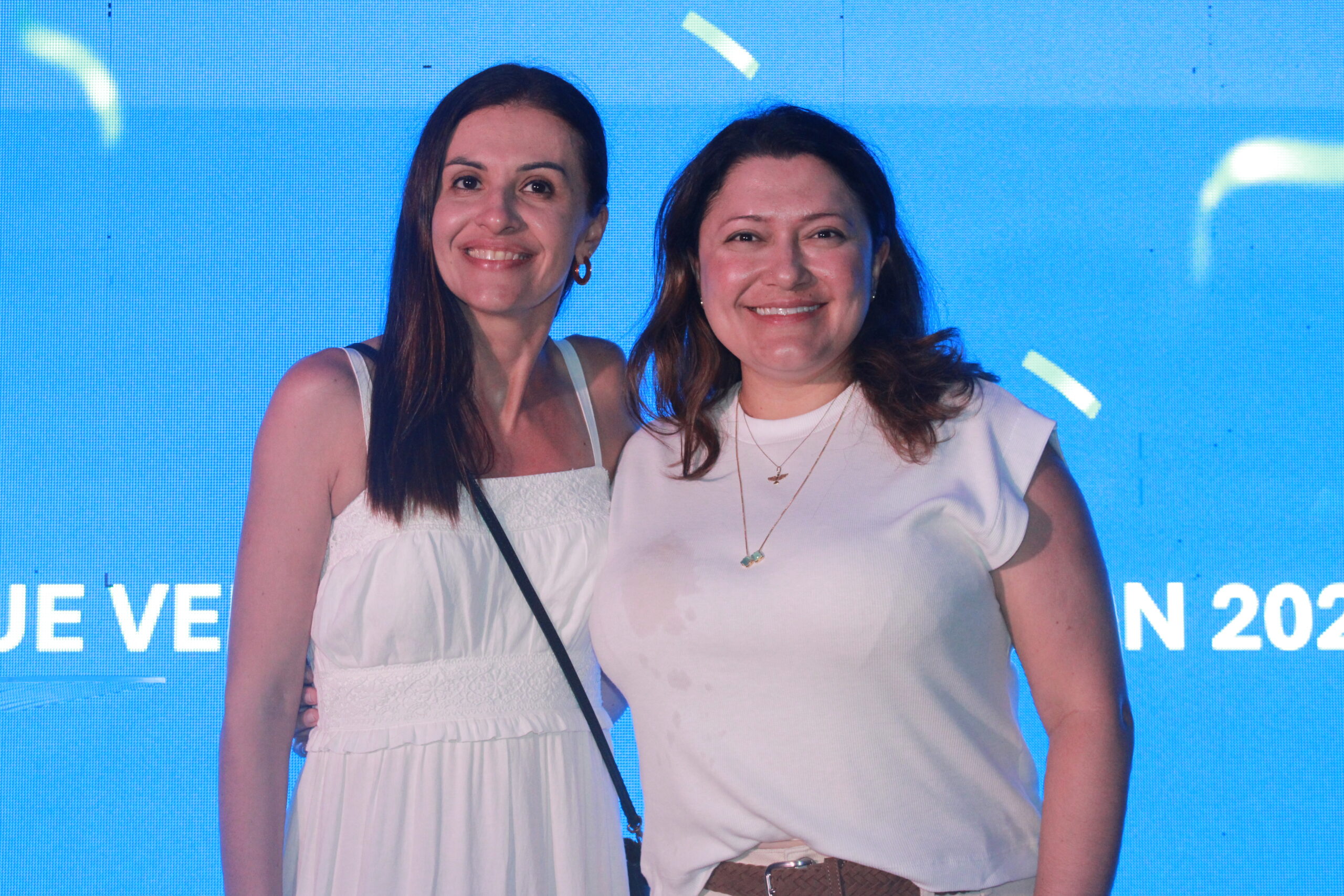 Bibiane Carrilho, da Loja Azul Viagens Londrina e Elaine Gonçalves Lence, da Loja Azul Viagens Rio Preto