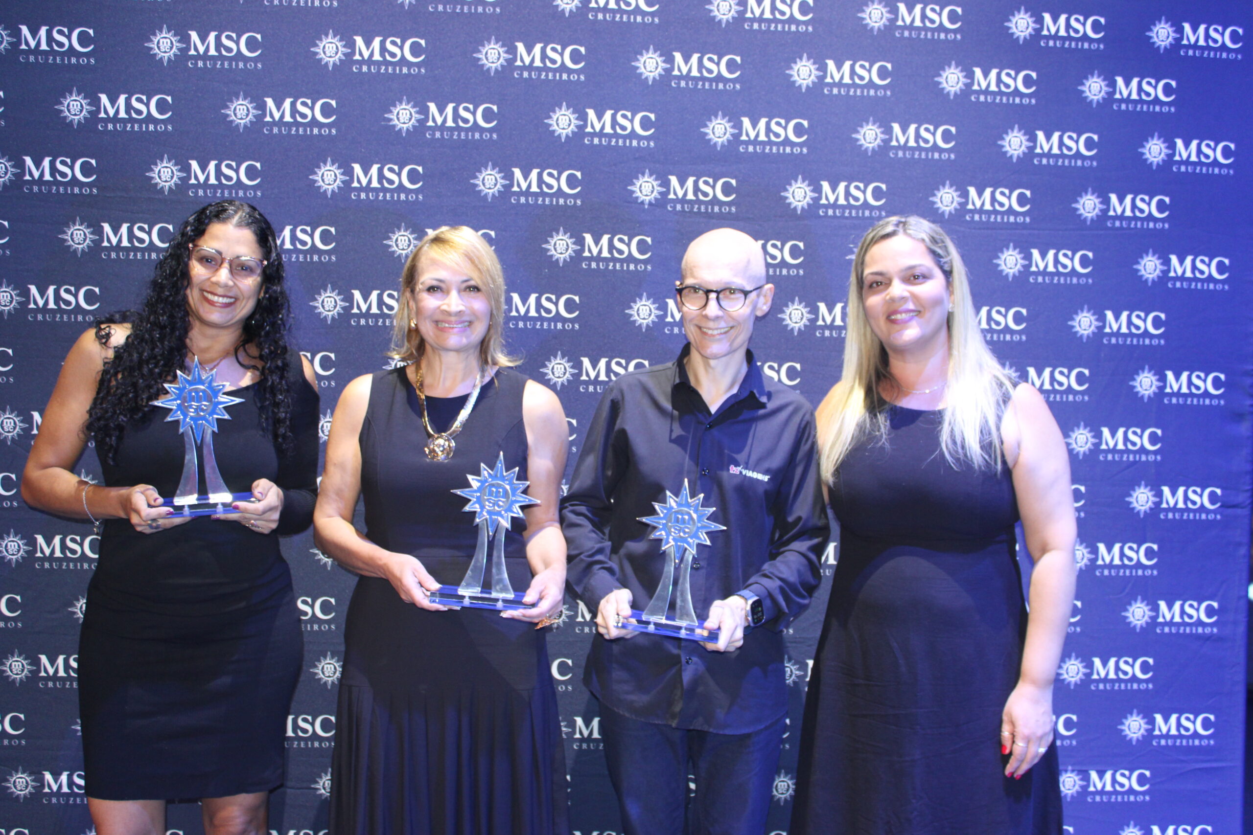 Agências premiadas na categoria Top Seguros: Mar-Tha Rio, Ciatour e Tz Viagens Agências premiadas na categoria Top Seguros: Mar-Tha Rio, Ciatour e Tz Viagens