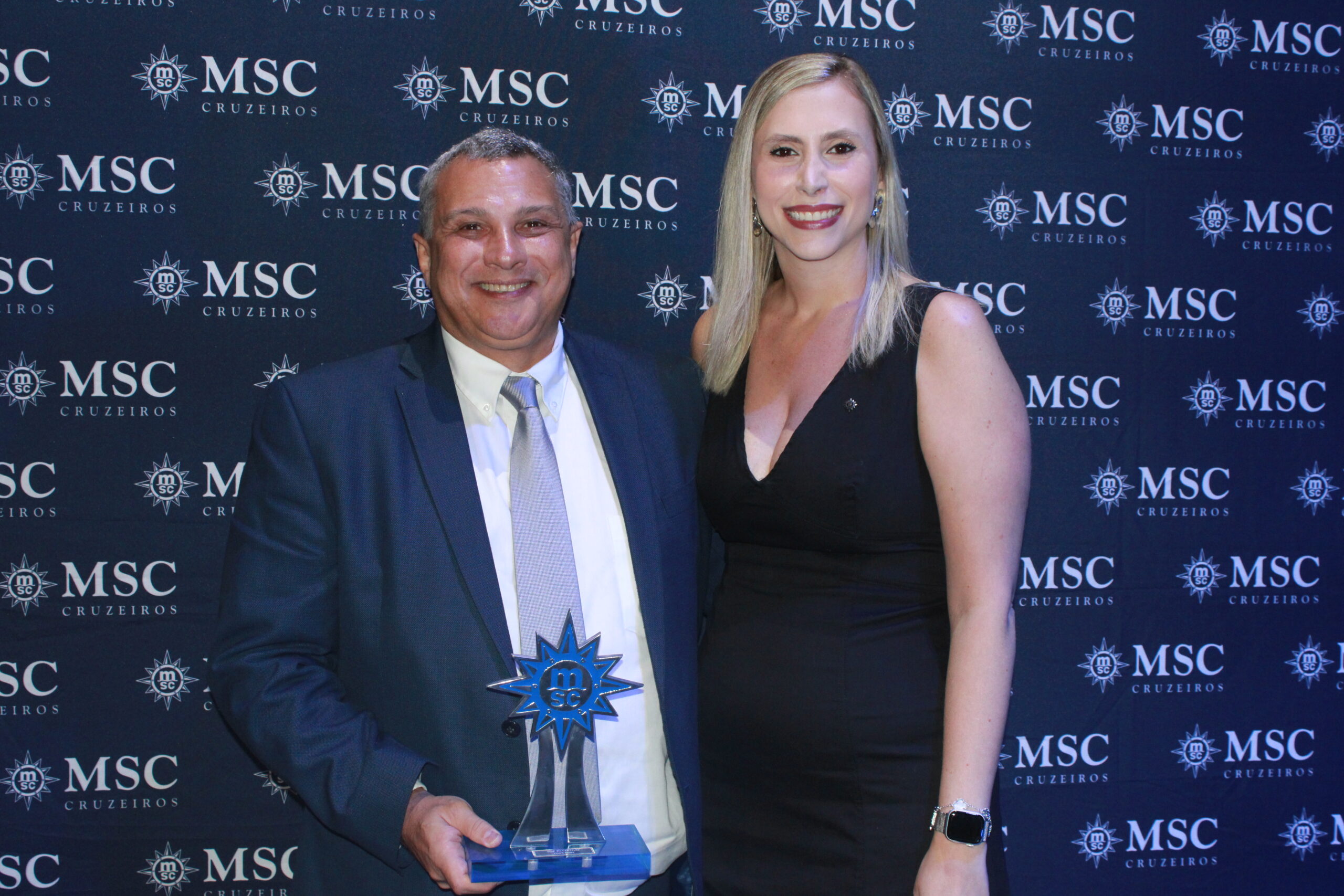 Agência premiada na categoria Top Receptivo: Tour Shop Agência premiada na categoria Top Receptivo: Tour Shop