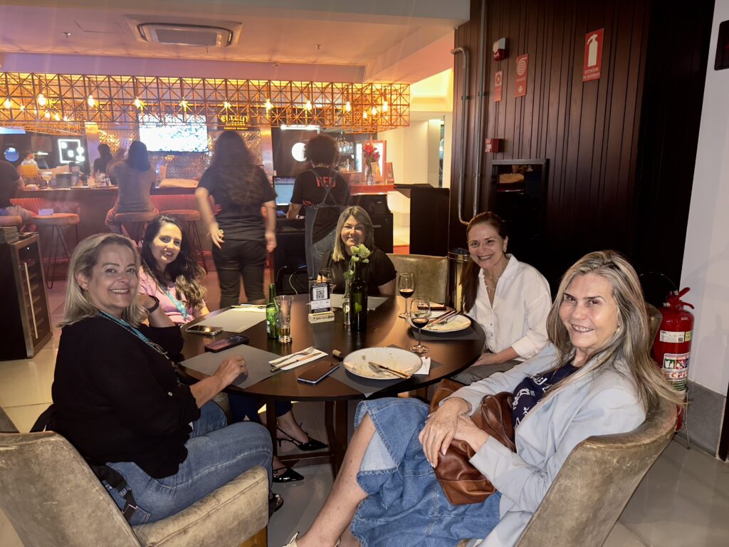 Jussara Almeida, do Guia VIP Viagens, Carla Manaia, da Travel Bis, Gleicy Macedo, da Tati Tour, Rosana Figueiredo, da Stampa Tour, e Elsa Lara, da Ancoradouro