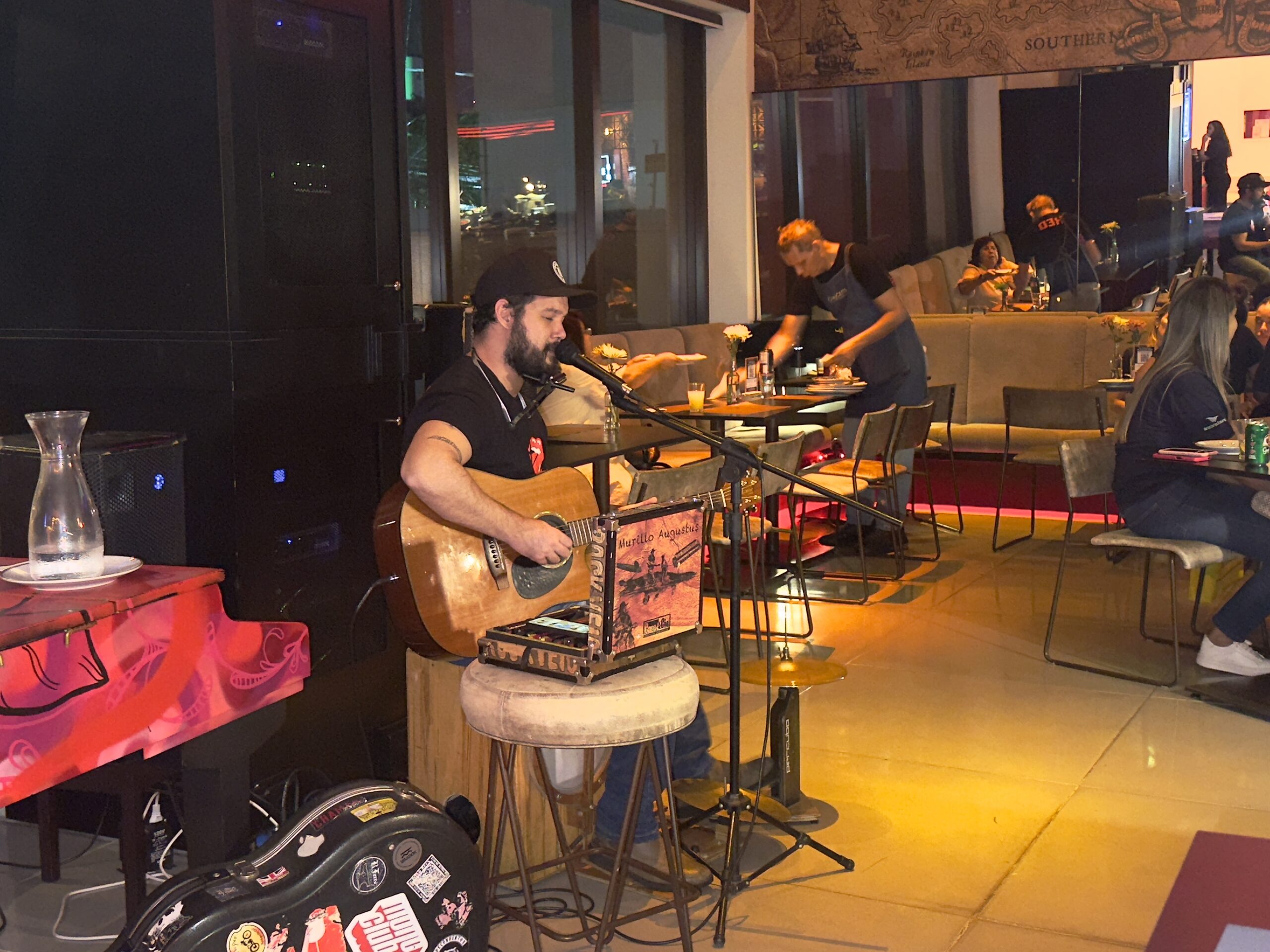 Jantar contou com apresentação de música ao vivo