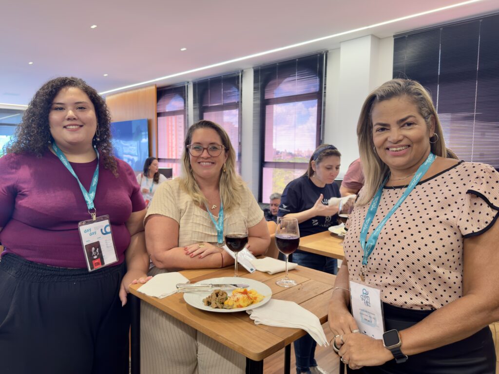 Ana Luiza Assis, da GG Turismo, Fátima Nascimento, da B&F Turismo, e Jaqueline Pereira, da Alamtour