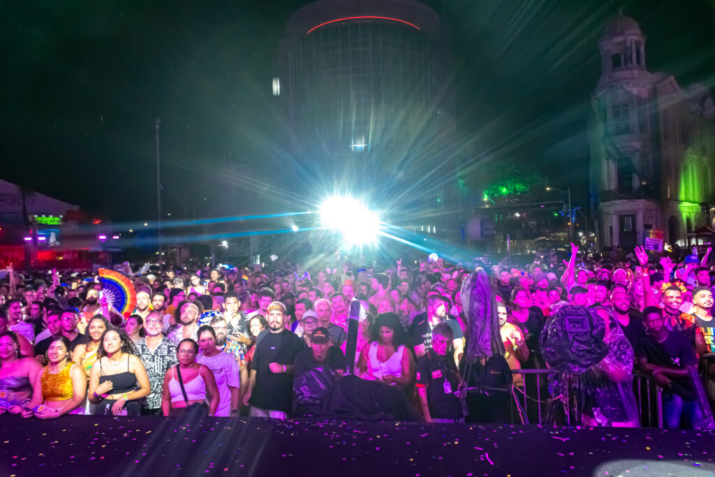 Após o show da GG, a expectativa para ver a Pabllo Vittar deixou o público eufórico