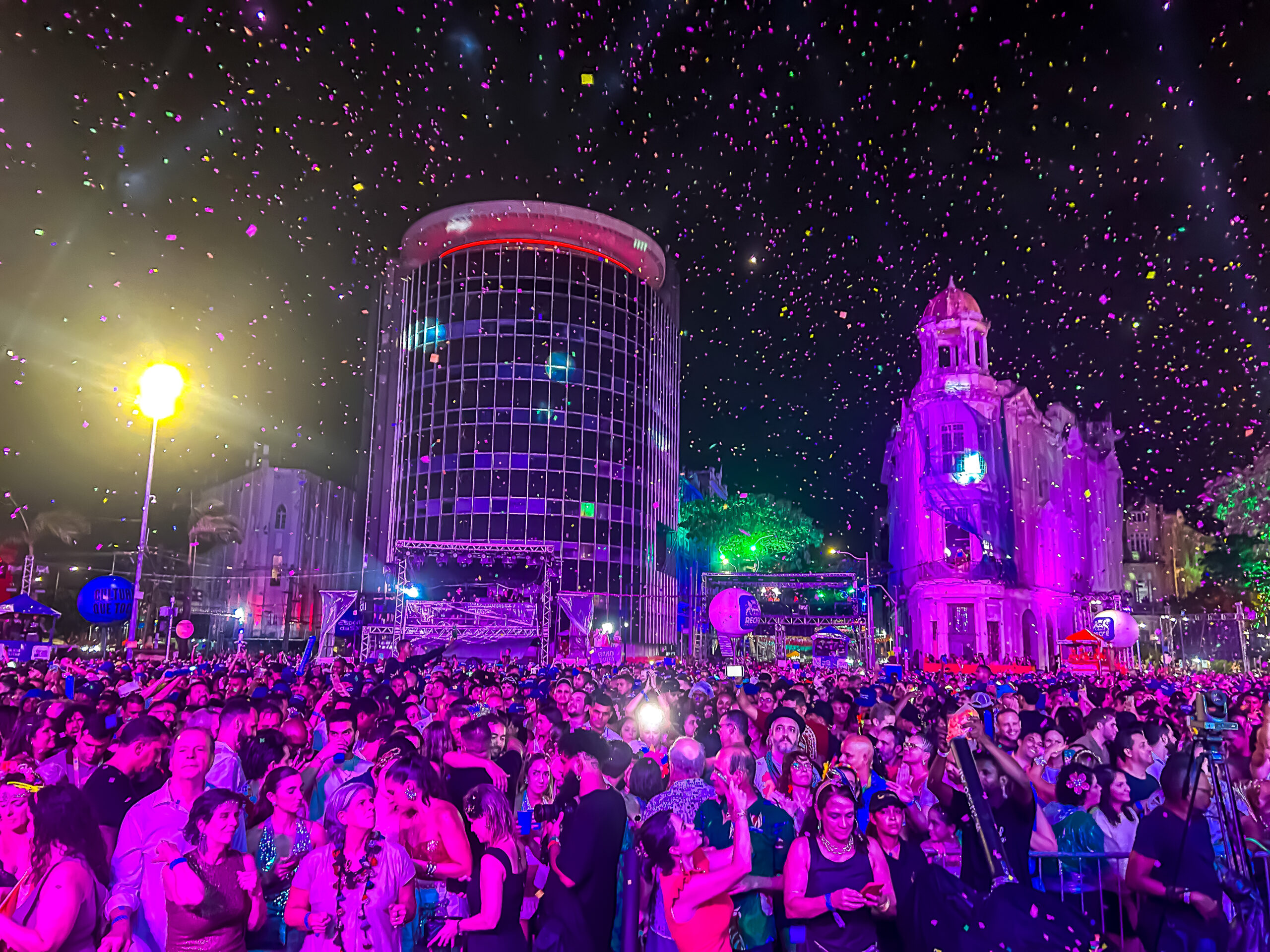 Ou público celebrou a vitória brasileira na maior premiação do cinema mundial Ou público celebrou a vitória brasileira na maior premiação do cinema mundial