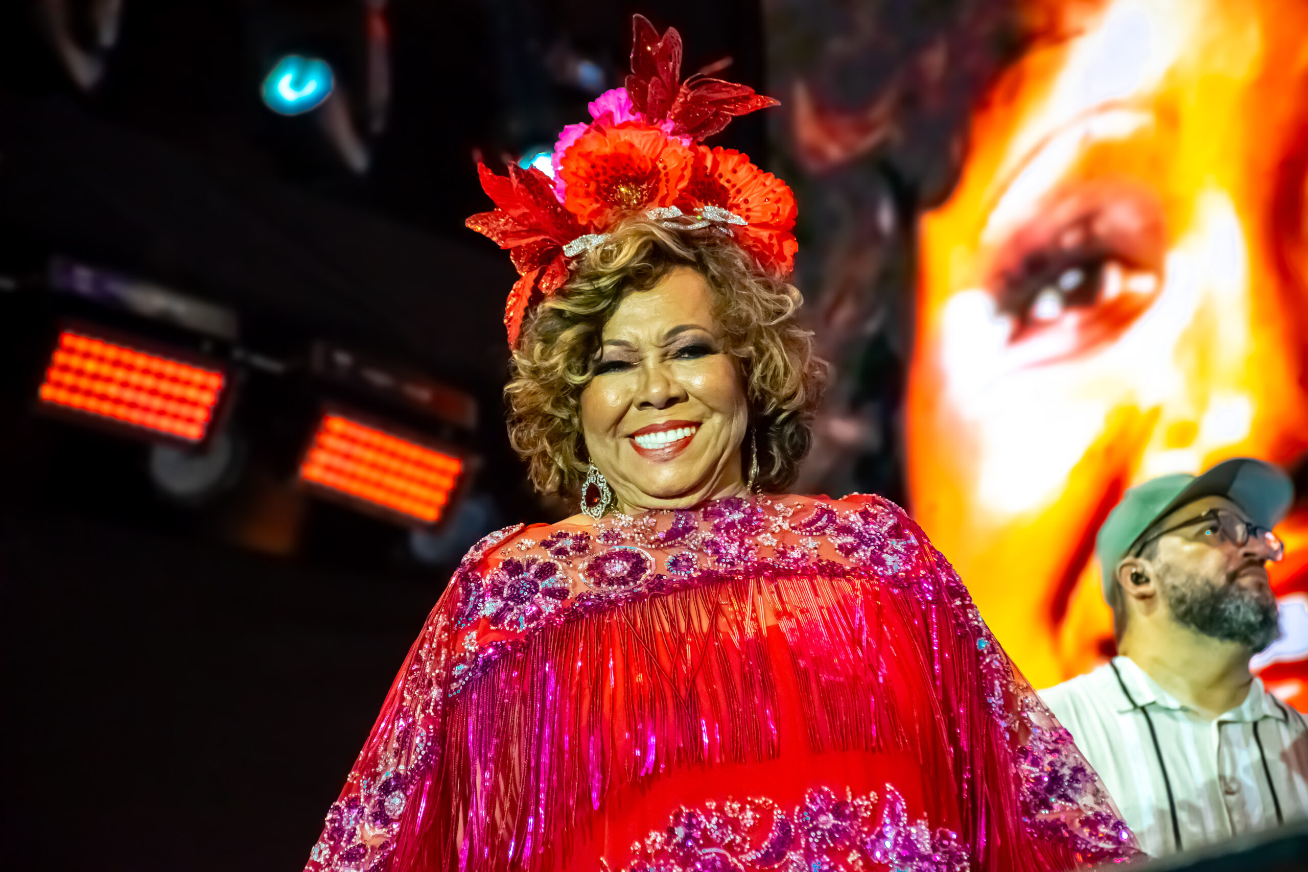 Alcione foi o maior nome da música na quarta noite de carnaval no Recife
