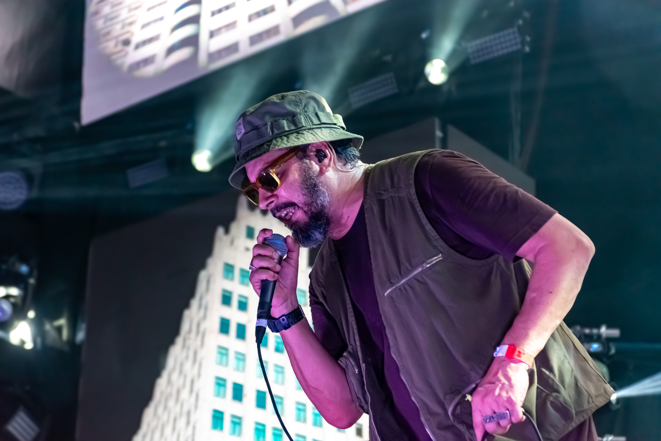 O grupo recifense Nação Zumbi é conhecido por representar o movimento manguebeat O grupo recifense Nação Zumbi é conhecido por representar o movimento manguebeat