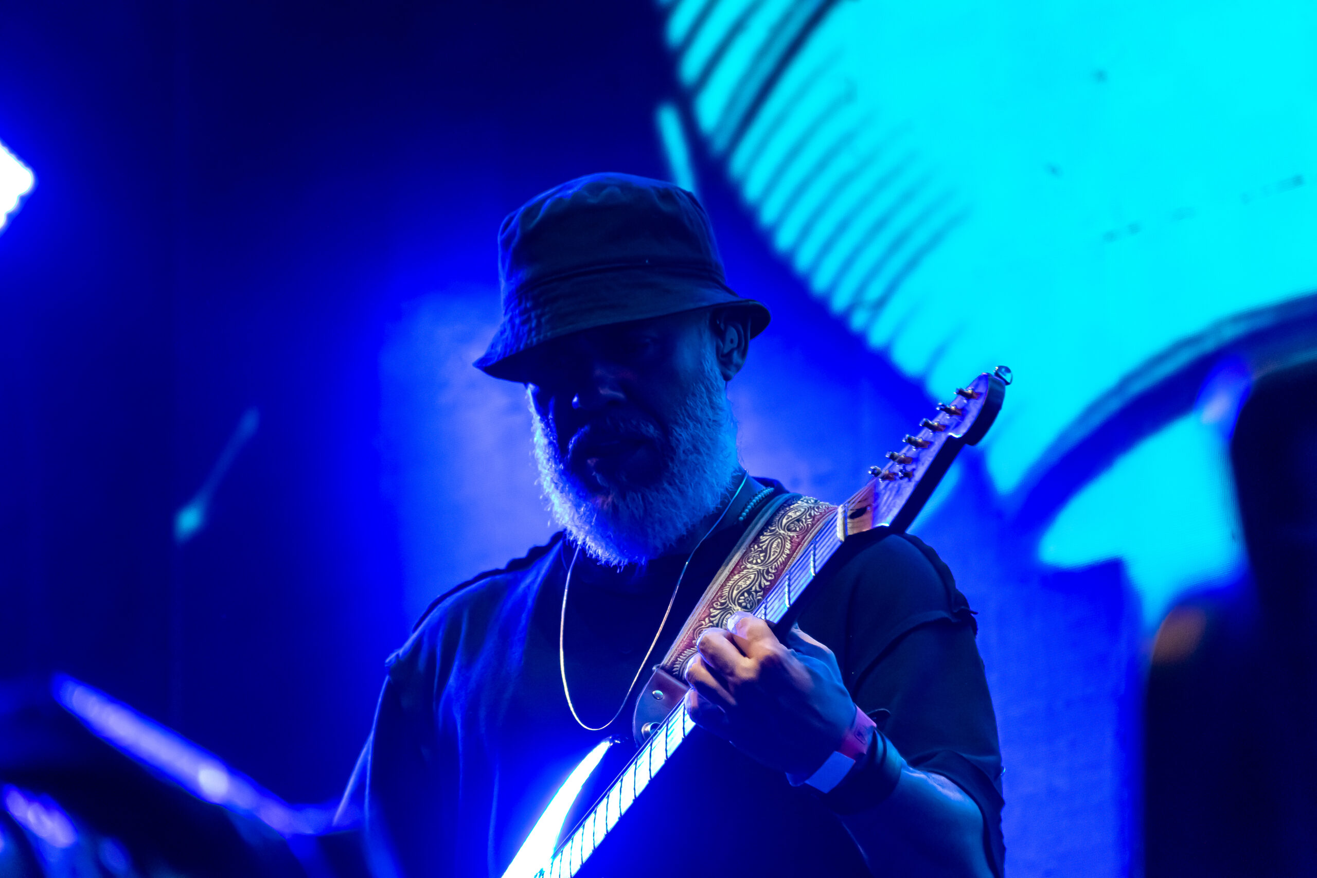 Os músicos da banda tiveram espaço para mostrarem suas habilidades durante os solos Os músicos da banda tiveram espaço para mostrarem suas habilidades durante os solos