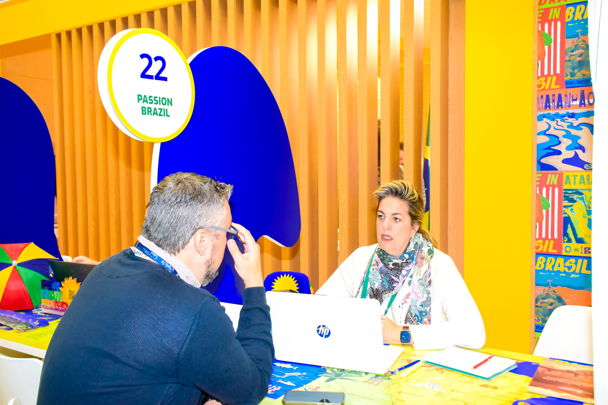 Executiva da Passion Brazil em atendimento Executiva da Passion Brazil em atendimento